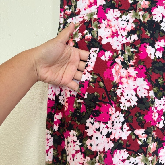 Lands End Sleeveless Ponte Sheath Dress in Rich Cardinal Multi Floral - Picture 6 of 9